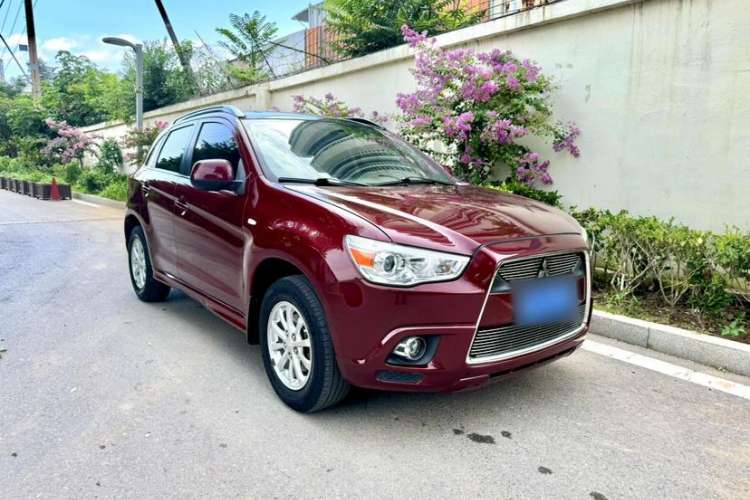 Used Mitsubishi ASX 2012 2.0 LUXURY Two-Wheel Drive with Navigation Exterior 2