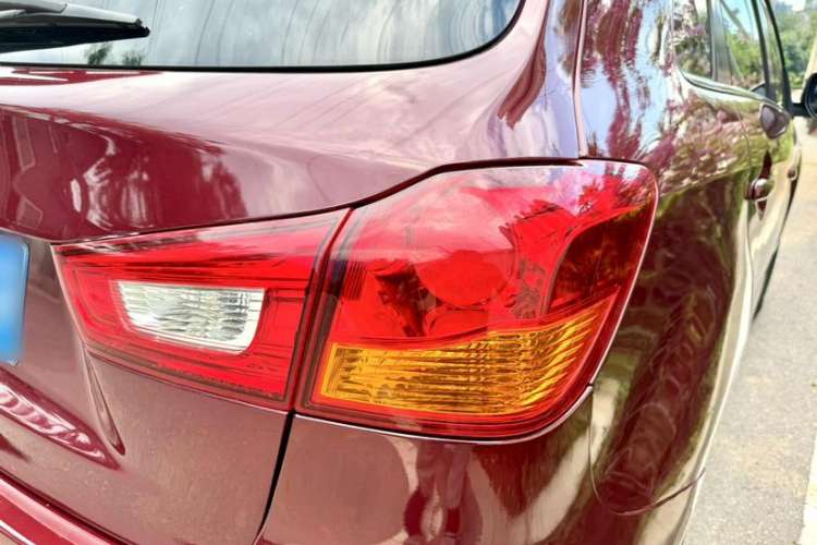 Used Mitsubishi ASX 2012 2.0 LUXURY Two-Wheel Drive with Navigation Exterior 9