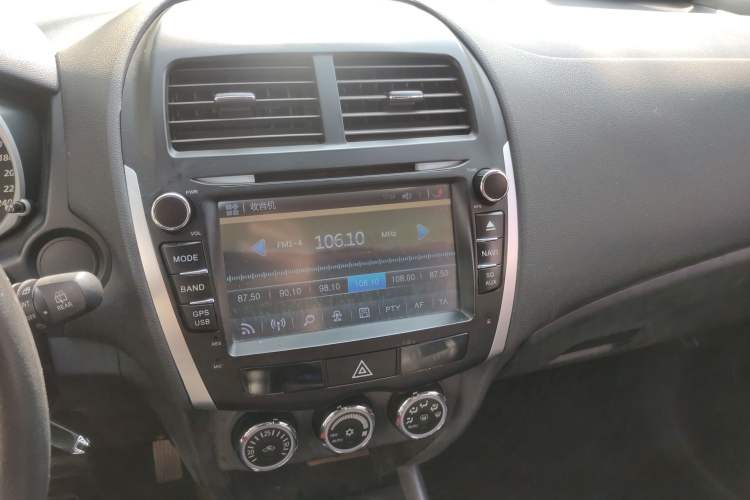 Used Mitsubishi ASX 2012 2.0 Front-Wheel-Drive Xuan Yue Navigation Edition Audio And AC Panel