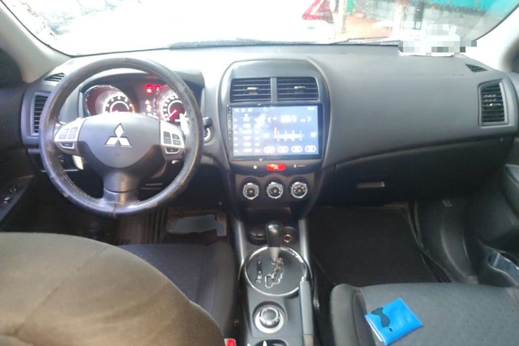 Used Mitsubishi ASX 2012 2.0 4x4 JingShang Navigation Edition Center Console