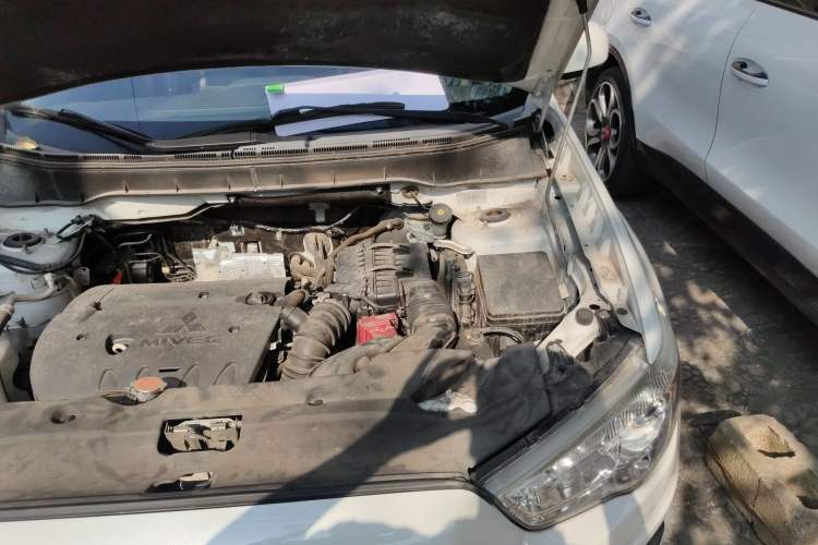 Used Mitsubishi ASX 2012 2.0 Front-Wheel-Drive Xuan Yue Navigation Edition Engine Bay Left