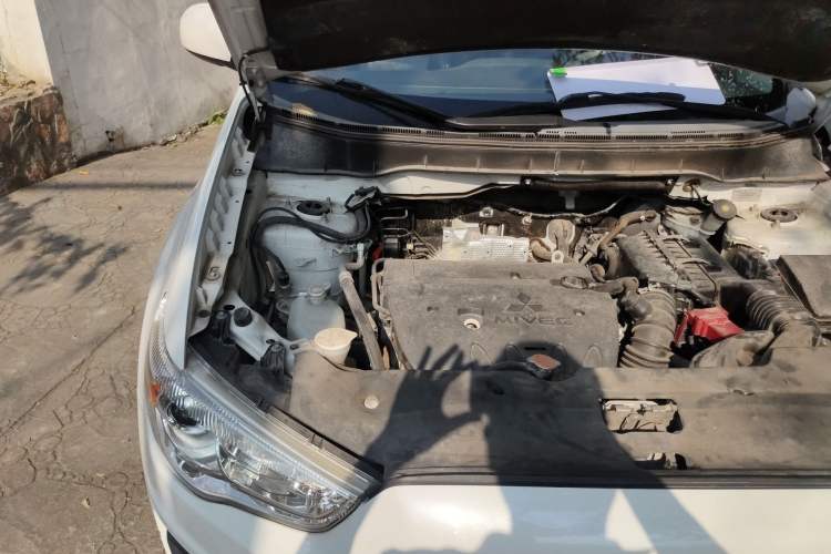 Used Mitsubishi ASX 2012 2.0 Front-Wheel-Drive Xuan Yue Navigation Edition Engine Bay Right