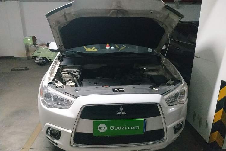 Used Mitsubishi ASX 2012 2.0 LUXURY Two-Wheel Drive with Navigation Engine Bay Right
