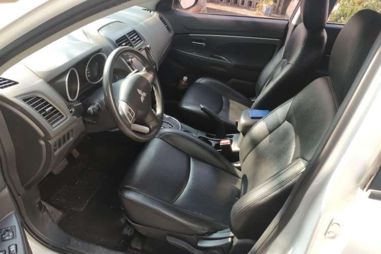 Used Mitsubishi ASX 2012 2.0 Front-Wheel-Drive Xuan Yue Navigation Edition Left Front Seat