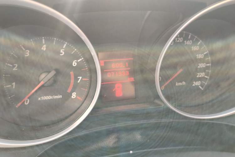 Used Mitsubishi ASX 2012 2.0 Front-Wheel-Drive Xuan Yue Navigation Edition Odometer Close Up