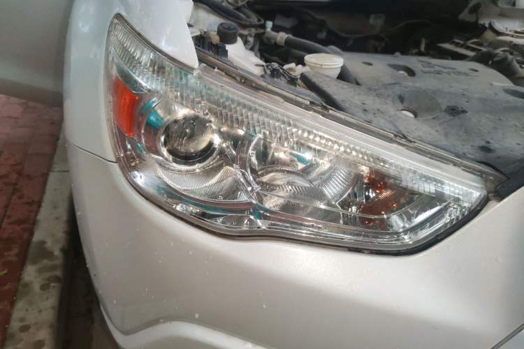 Used Mitsubishi ASX 2012 2.0 4x4 JingShang Navigation Edition Right Front Headlight