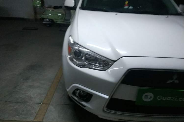 Used Mitsubishi ASX 2012 2.0 LUXURY Two-Wheel Drive with Navigation Right Front Headlight