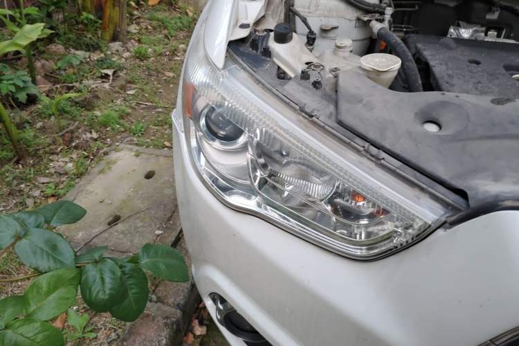 Used Mitsubishi ASX 2012 2.0 LUXURY Two-Wheel Drive with Navigation Right Front Headlight