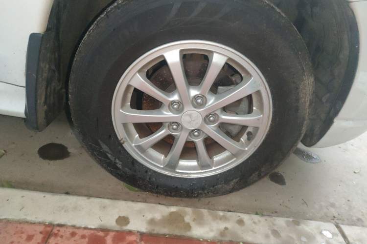 Used Mitsubishi ASX 2012 2.0 4x4 JingShang Navigation Edition Right Front Wheel Hub