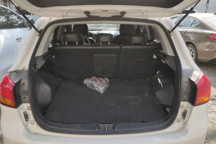 Used Mitsubishi ASX 2012 2.0 Front-Wheel-Drive Xuan Yue Navigation Edition Trunk