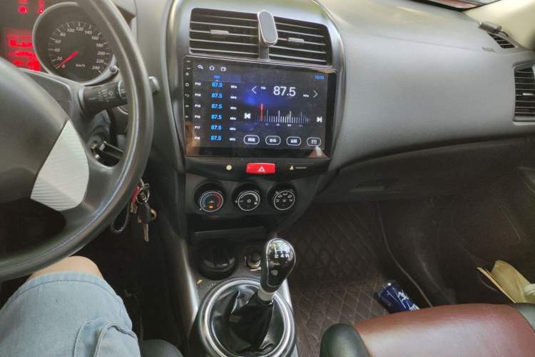 Used Mitsubishi ASX 2013 1.6L Manual Two-Wheel Drive Standard Edition Audio And AC Panel