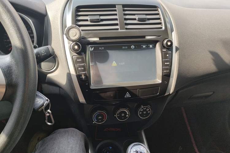 Used Mitsubishi ASX 2013 1.6L Manual Two-Wheel Drive Standard Edition Audio And AC Panel