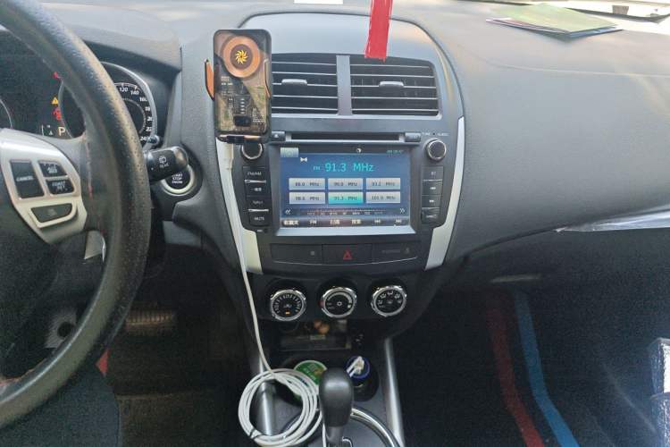 Used Mitsubishi ASX 2013 2.0L CVT Four-Wheel Drive Premium Edition Audio And AC Panel