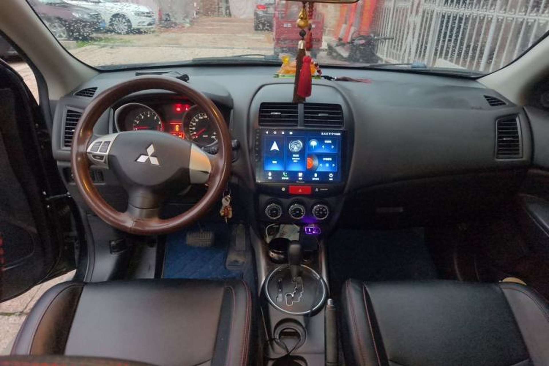 Used Mitsubishi ASX 2013 2.0L CVT Two-Wheel Drive Elite Edition Center Console