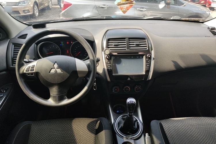 Used Mitsubishi ASX 2013 1.6L Manual Two-Wheel Drive Standard Edition Center Console