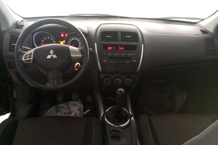 Used Mitsubishi ASX 2013 1.6L Manual Two-Wheel Drive Standard Edition Center Console