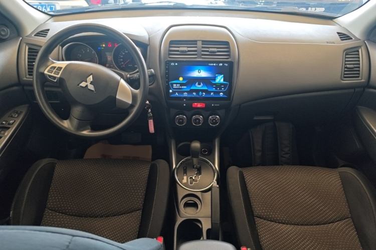 Used Mitsubishi ASX 2013 2.0L CVT Two-Wheel Drive Elite Edition Center Console