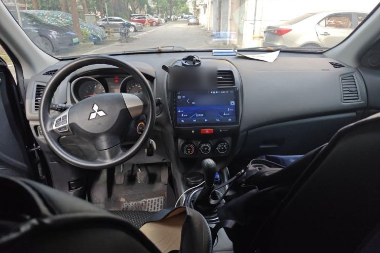 Used Mitsubishi ASX 2013 1.6L Manual Two-Wheel Drive Standard Edition Center Console