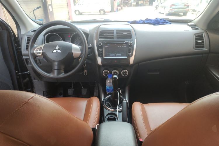 Used Mitsubishi ASX 2013 2.0L Manual Two-Wheel Drive Comfort Edition Center Console