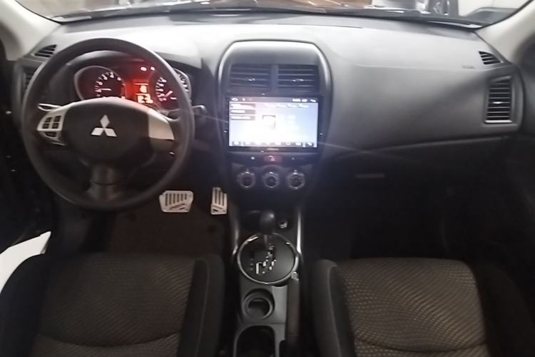 Used Mitsubishi ASX 2013 2.0L CVT Two-Wheel Drive Elite Edition Center Console