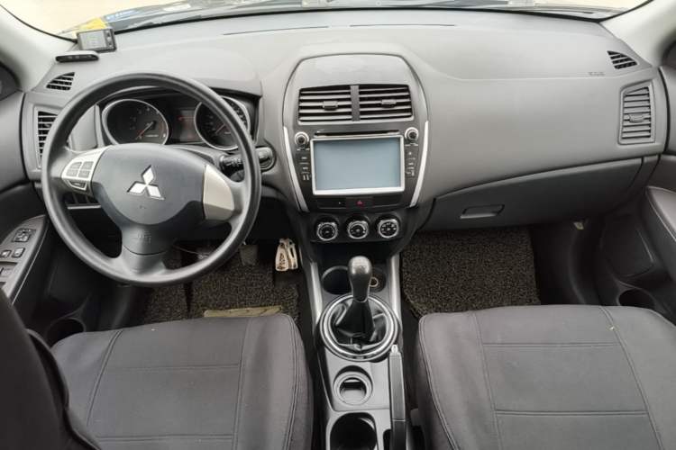 Used Mitsubishi ASX 2013 2.0L Manual Two-Wheel Drive Comfort Edition Center Console