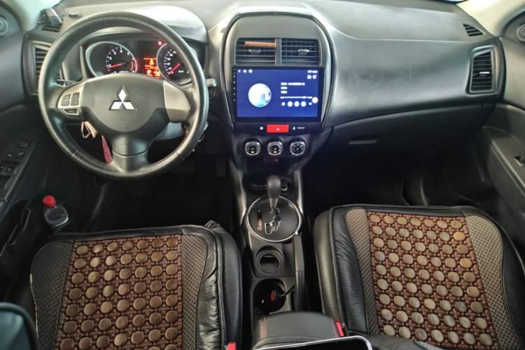 Used Mitsubishi ASX 2013 2.0L CVT Two-Wheel Drive Elite Edition Center Console