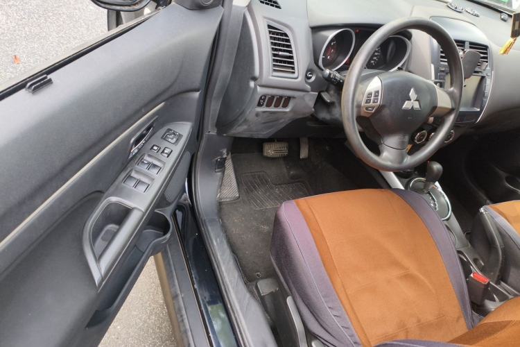 Used Mitsubishi ASX 2013 2.0L CVT Two-Wheel Drive Elite Edition Driver Seat