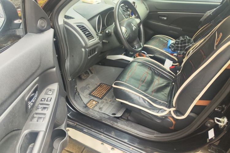 Used Mitsubishi ASX 2013 2.0L CVT Two-Wheel Drive Elite Edition Driver Seat