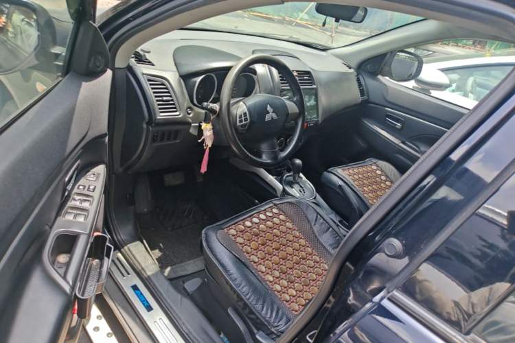 Used Mitsubishi ASX 2013 2.0L CVT Two-Wheel Drive Elite Edition Driver Seat