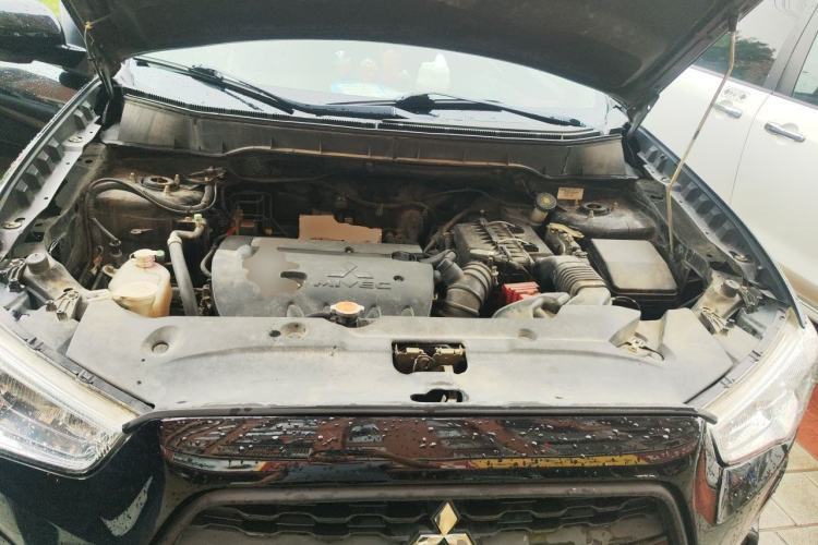 Used Mitsubishi ASX 2013 2.0L CVT Two-Wheel Drive Elite Edition Engine Bay