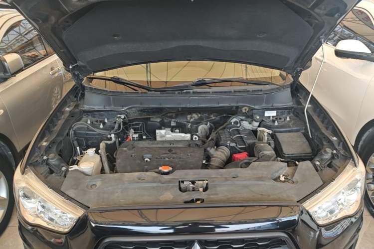 Used Mitsubishi ASX 2013 2.0L CVT Two-Wheel Drive Elite Edition Engine Bay