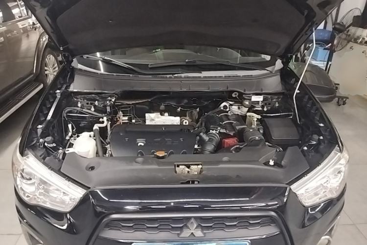 Used Mitsubishi ASX 2013 2.0L CVT Two-Wheel Drive Elite Edition Engine Bay