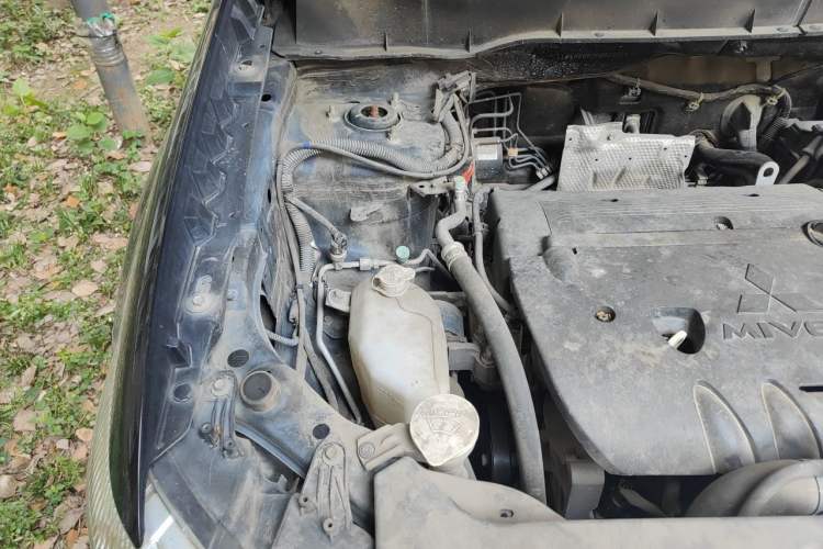 Used Mitsubishi ASX 2013 2.0L CVT Four-Wheel Drive Premium Edition Engine Bay Right