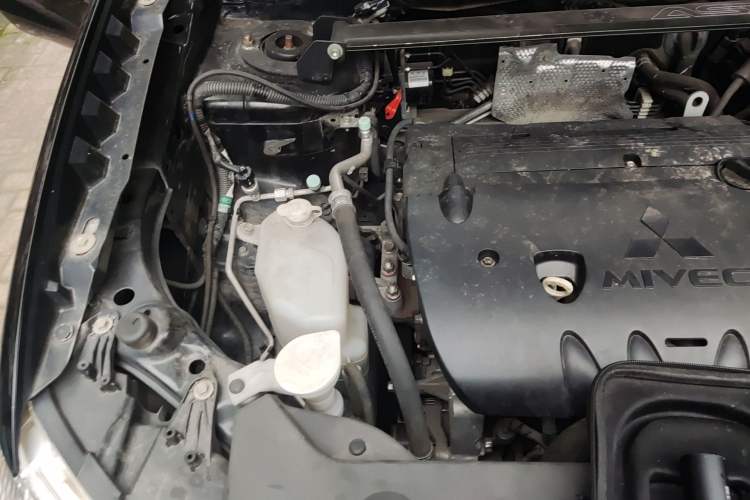 Used Mitsubishi ASX 2013 2.0L CVT Four-Wheel Drive Premium Edition Engine Bay Right