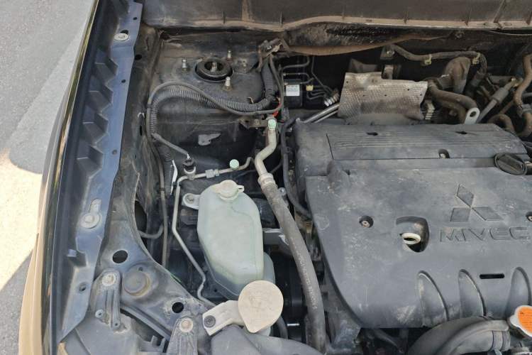 Used Mitsubishi ASX 2013 2.0L CVT Four-Wheel Drive Premium Edition Engine Bay Right