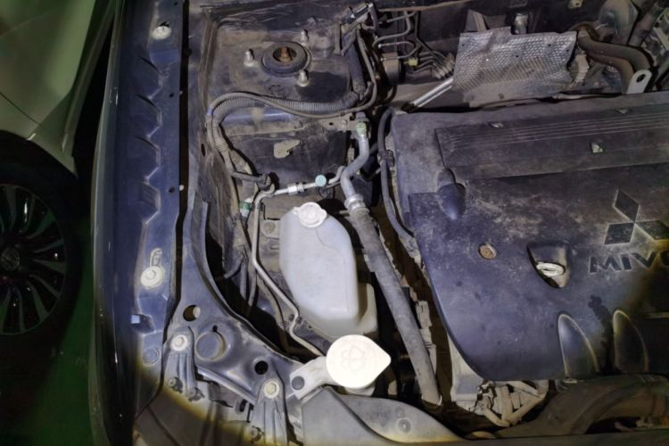 Used Mitsubishi ASX 2013 2.0L CVT Two-Wheel Drive Elite Edition Engine Bay Right
