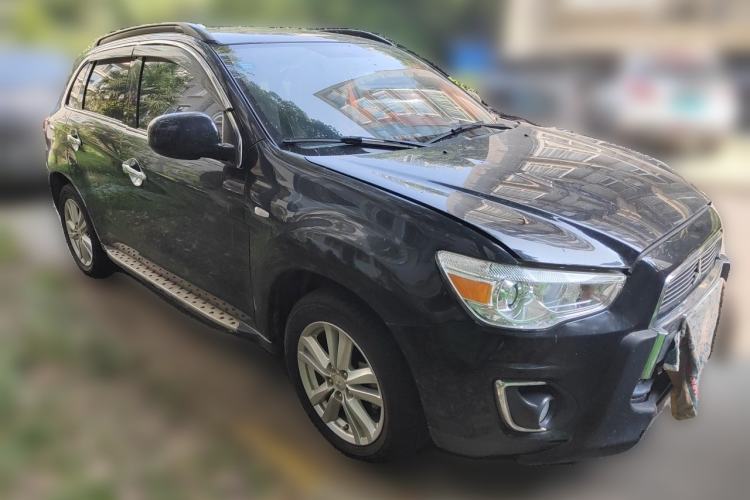 Used Mitsubishi ASX 2013 2.0L CVT Four-Wheel Drive Premium Edition Front Right 45 Deg