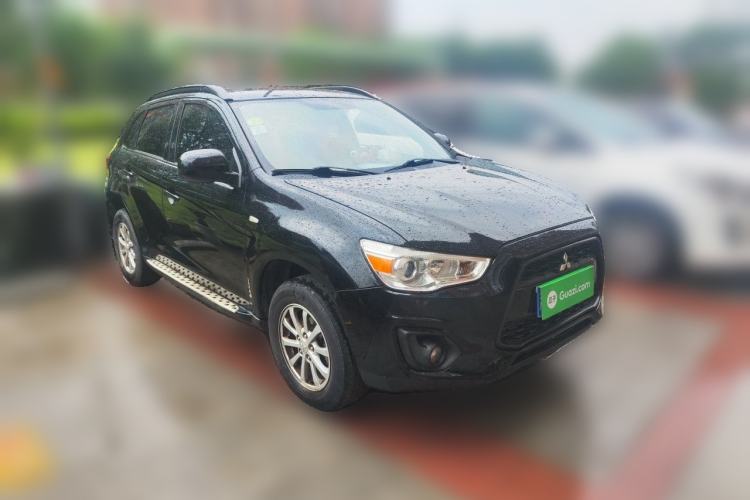 Used Mitsubishi ASX 2013 2.0L CVT Two-Wheel Drive Elite Edition Front Right 45 Deg