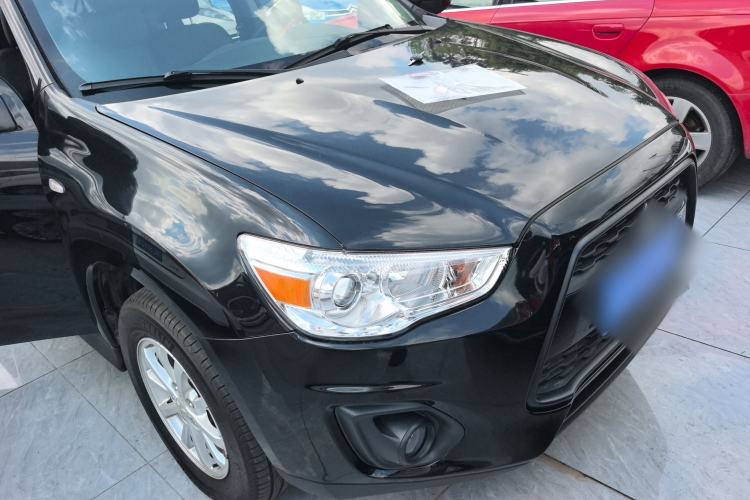 Used Mitsubishi ASX 2013 2.0L CVT Two-Wheel Drive Elite Edition Front Right 45 Deg