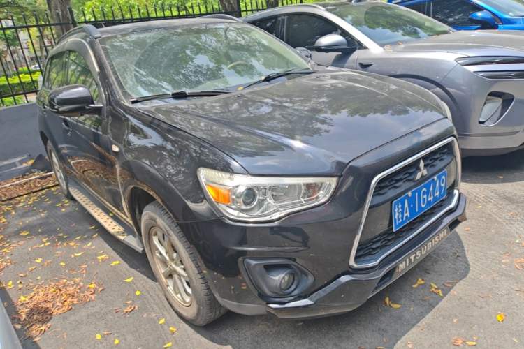Used Mitsubishi ASX 2013 2.0L CVT Two-Wheel Drive Elite Edition Front Right 45 Deg