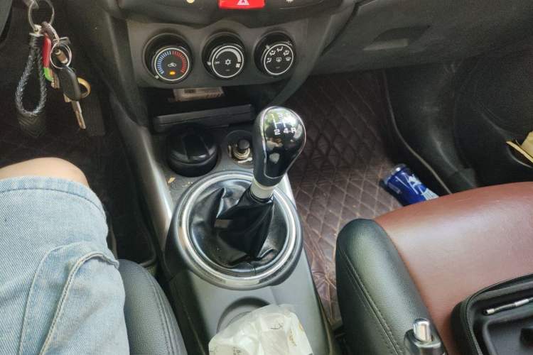 Used Mitsubishi ASX 2013 1.6L Manual Two-Wheel Drive Standard Edition Gear Lever