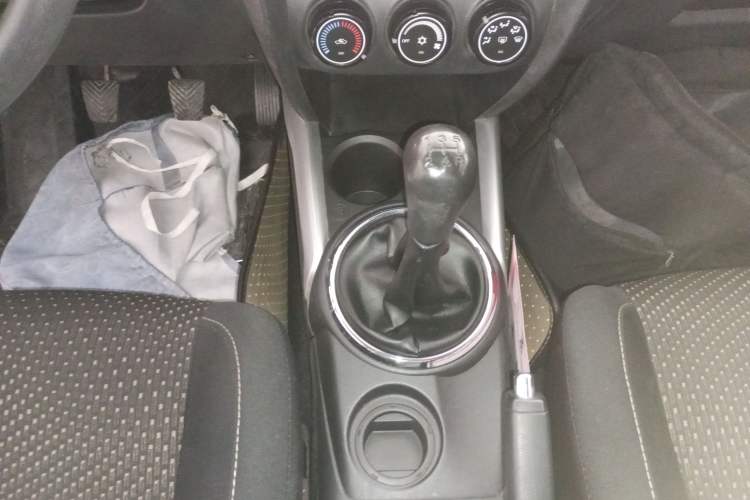 Used Mitsubishi ASX 2013 1.6L Manual Two-Wheel Drive Standard Edition Gear Lever