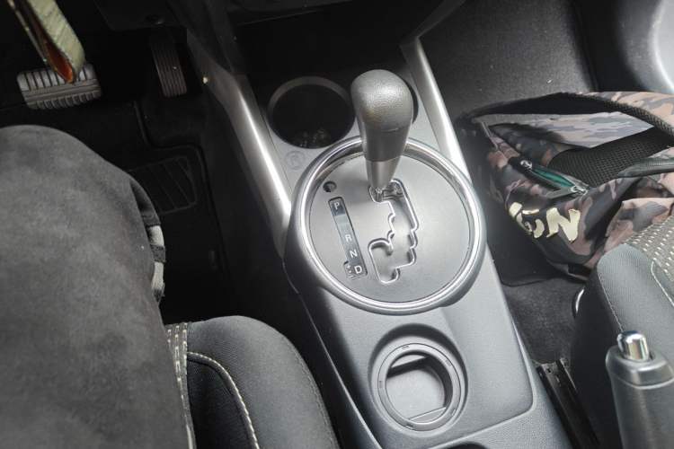 Used Mitsubishi ASX 2013 2.0L CVT Two-Wheel Drive Elite Edition Gear Lever