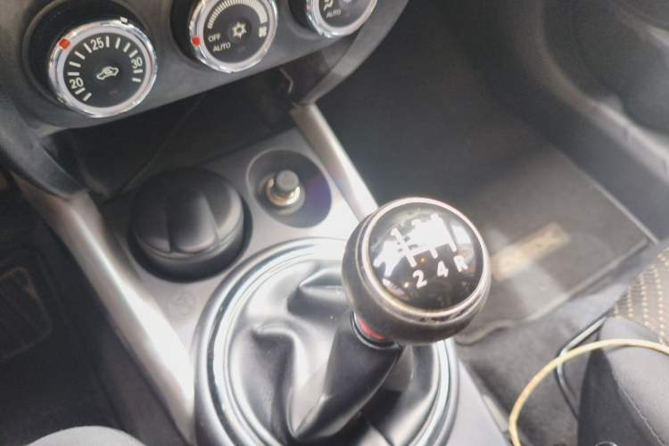 Used Mitsubishi ASX 2013 2.0L Manual Two-Wheel Drive Comfort Edition Gear Lever
