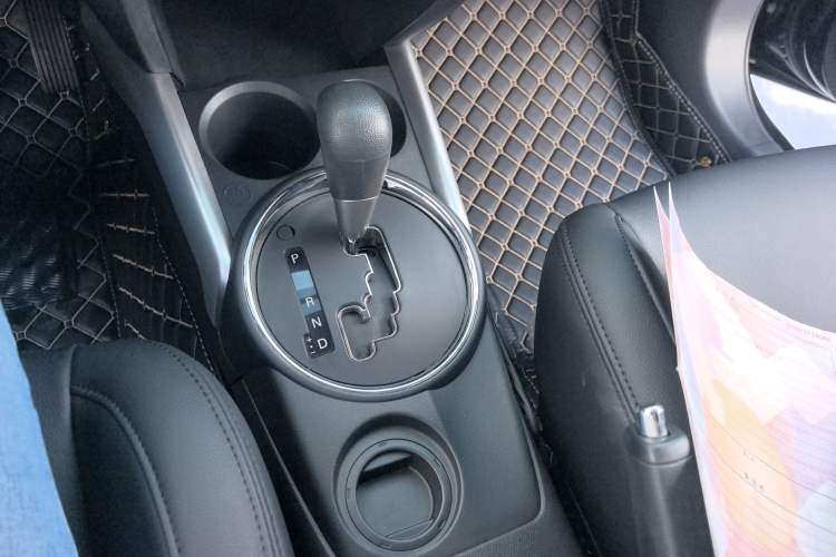 Used Mitsubishi ASX 2013 2.0L CVT Two-Wheel Drive Elite Edition Gear Lever