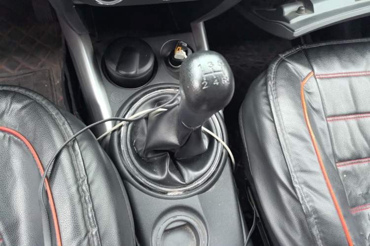 Used Mitsubishi ASX 2013 2.0L Manual Two-Wheel Drive Comfort Edition Gear Lever
