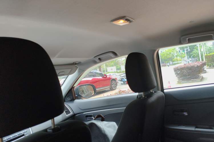 Used Mitsubishi ASX 2013 2.0L Manual Two-Wheel Drive Comfort Edition Headliner