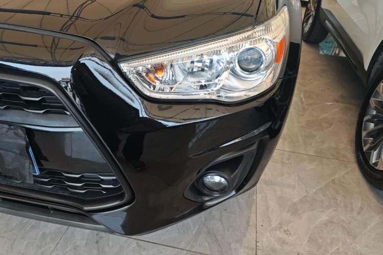 Used Mitsubishi ASX 2013 2.0L CVT Two-Wheel Drive Elite Edition Left Front Headlight