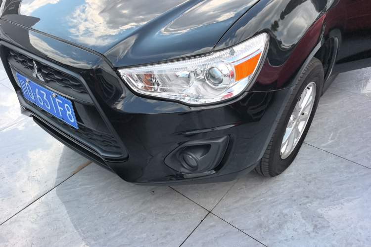 Used Mitsubishi ASX 2013 2.0L CVT Two-Wheel Drive Elite Edition Left Front Headlight