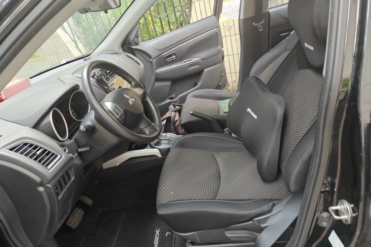 Used Mitsubishi ASX 2013 2.0L CVT Two-Wheel Drive Elite Edition Left Front Seat